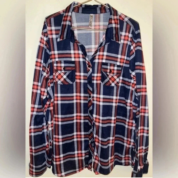 🆓Rich & Beautiful Like You Plaid Button Down Top🆓 - Picture 2 of 8